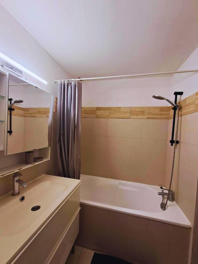 Loft Centre Ville Parking อาฌ็อง ภายนอก รูปภาพ